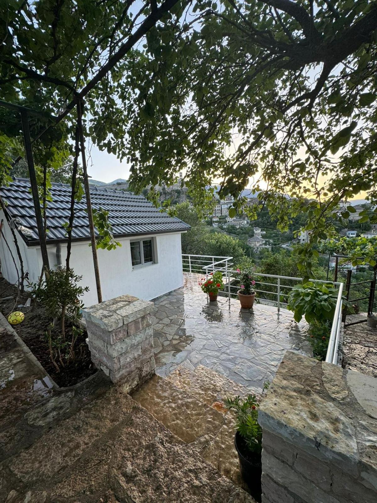 Guest House Argjiro Castle Gjirokastër 외부 사진